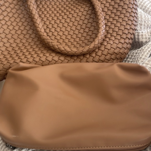 Vegan leaders woven tote with case- Tan - Picture 7 of 8